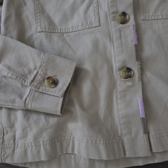 LOFT Cropped Beige Button-Up Jacket Size Medium - Picture 2 of 5